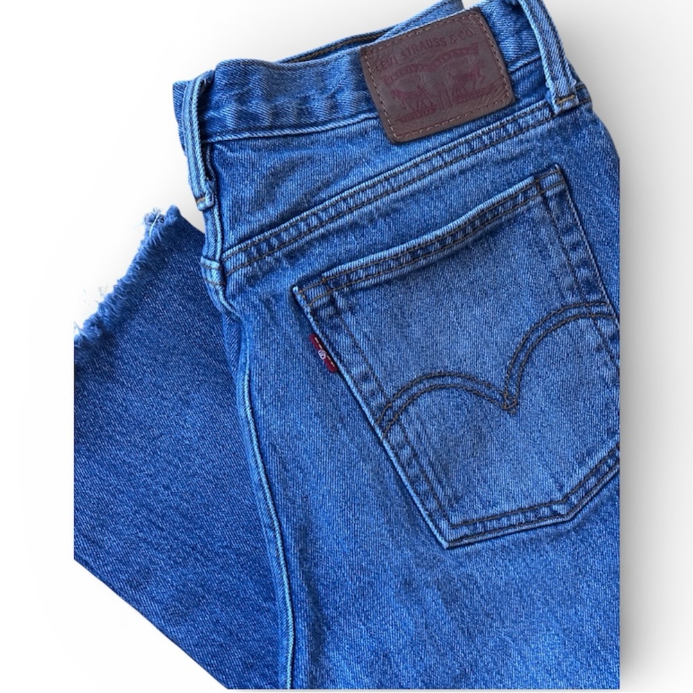 Levi’s White Oak Cone Cropped Denim Women’s (Size 28)